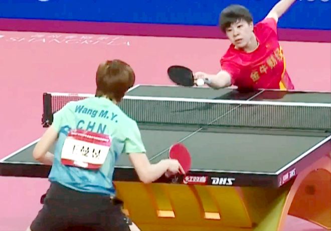 战衣背后的 战衣背后的