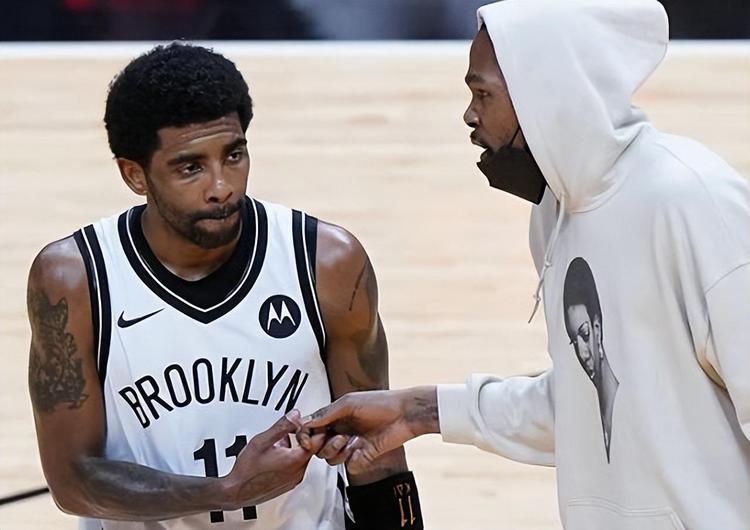 的表现备受 的表现备受